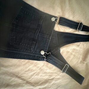 Levi’s Black Skinny Overalls 28